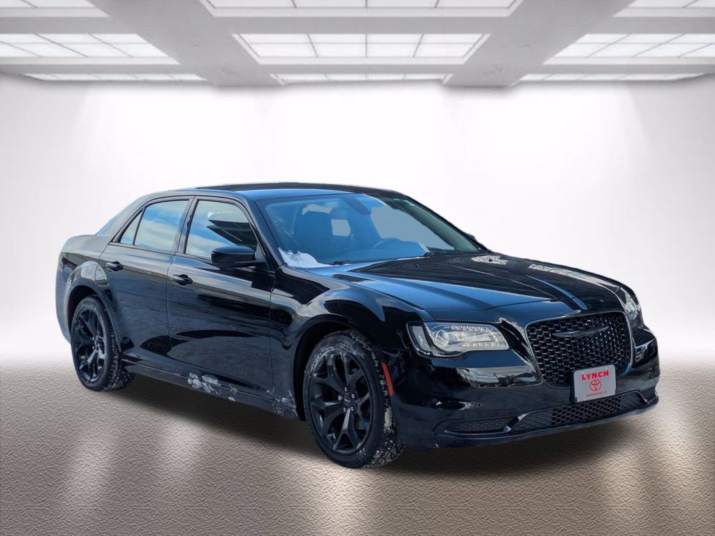 2021 Chrysler 300 Touring