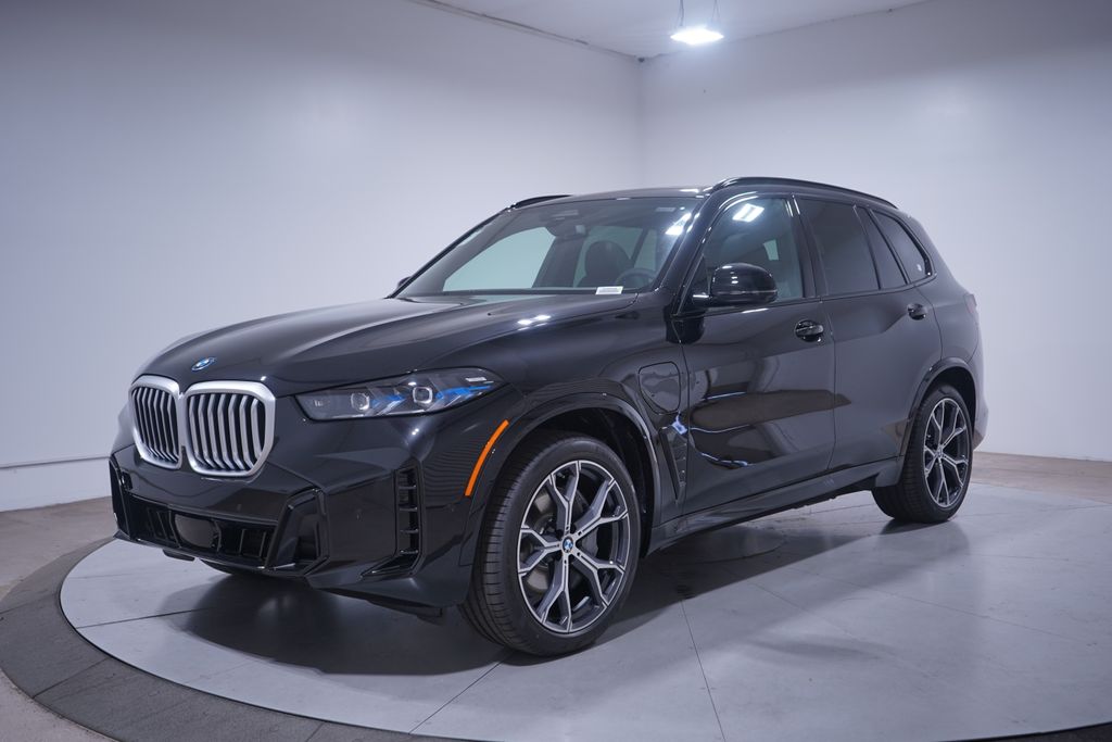 2026 BMW X5 50e's photo
