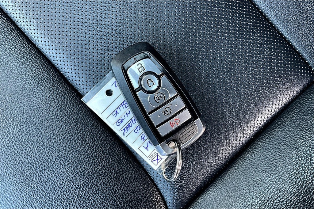 2023 Ford Explorer Limited photo 3