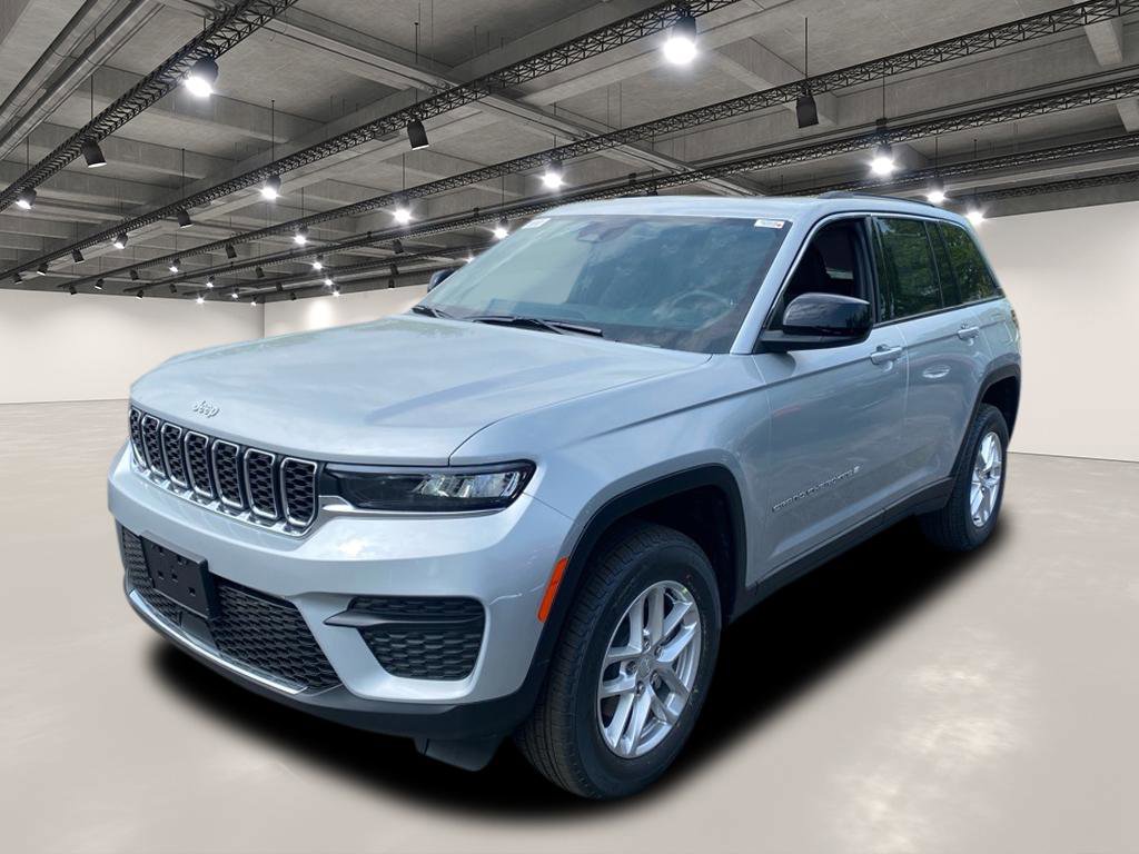 2025 Jeep Grand Cherokee Laredo X photo 2