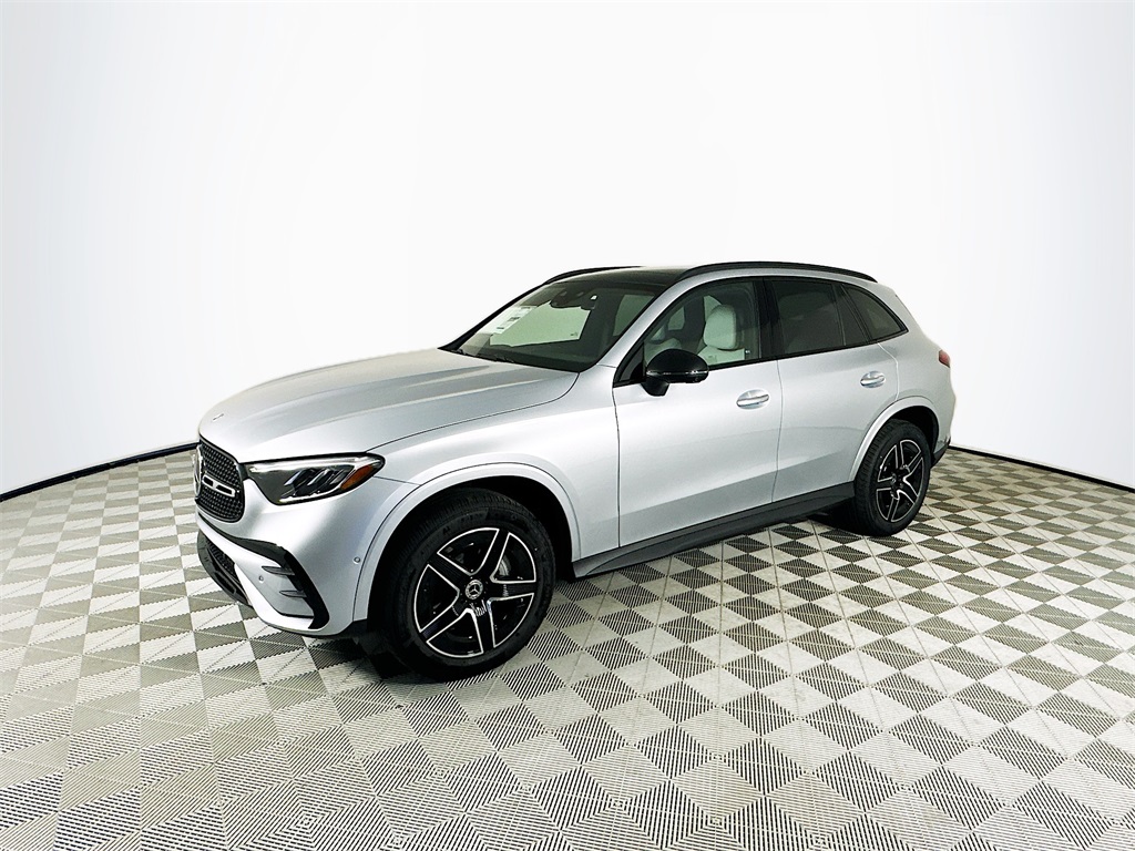 2026 Mercedes Benz GLC 300 photo 3