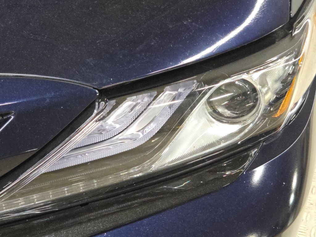 2022 Toyota Camry XSE photo 12