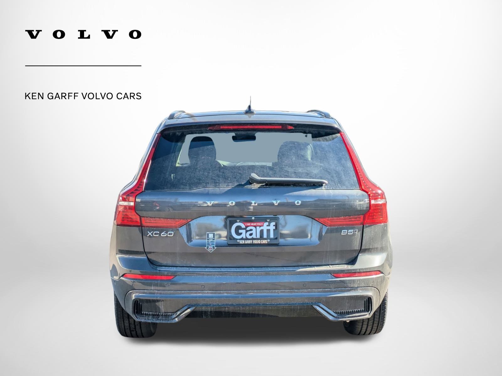2025 Volvo XC60 Plus photo 4