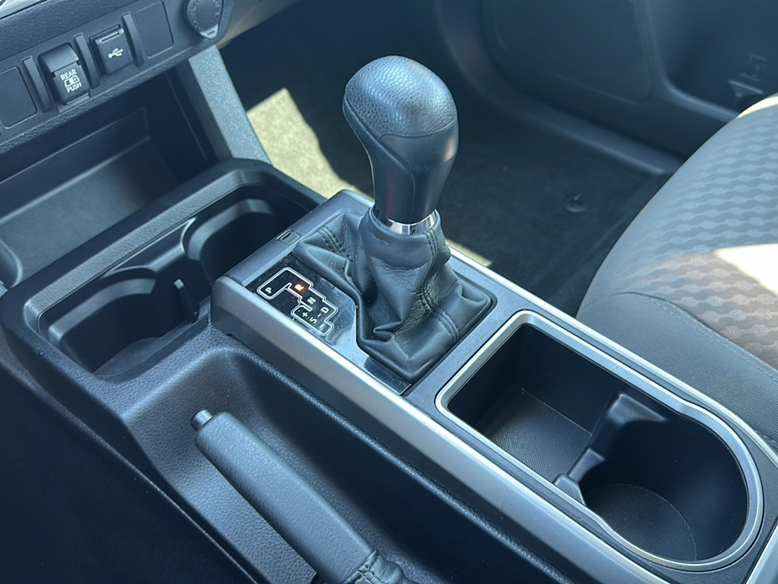 2022 Toyota Tacoma SR5 photo 16
