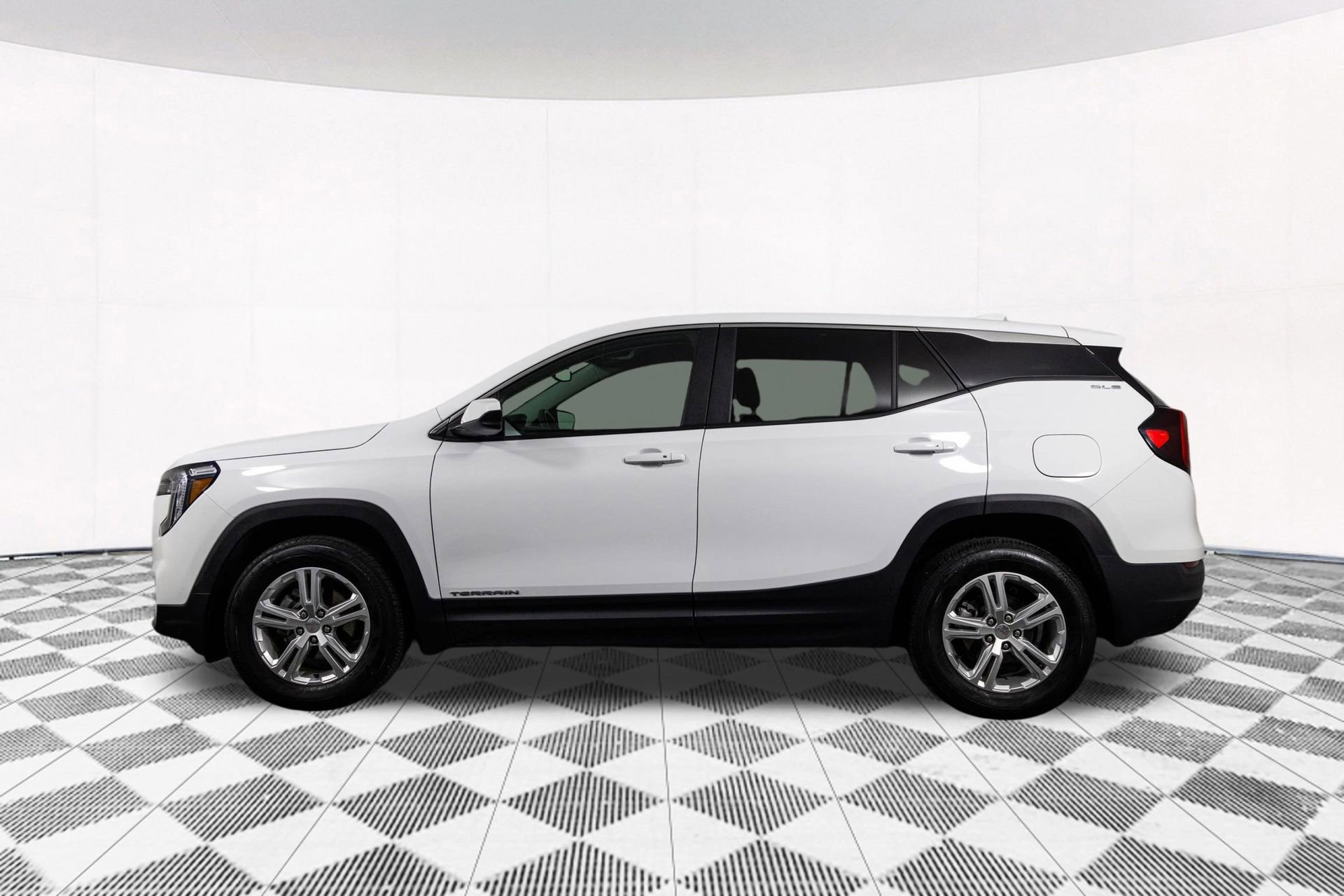 2024 Gmc Terrain SLE photo 3