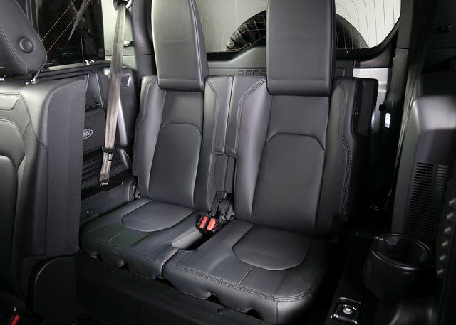 2024 Land Rover Defender 110 X-Dynamic SE photo 22