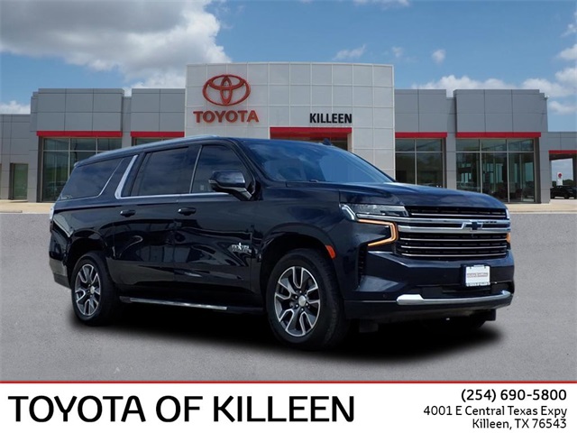 2022 Chevrolet Suburban LT's photo