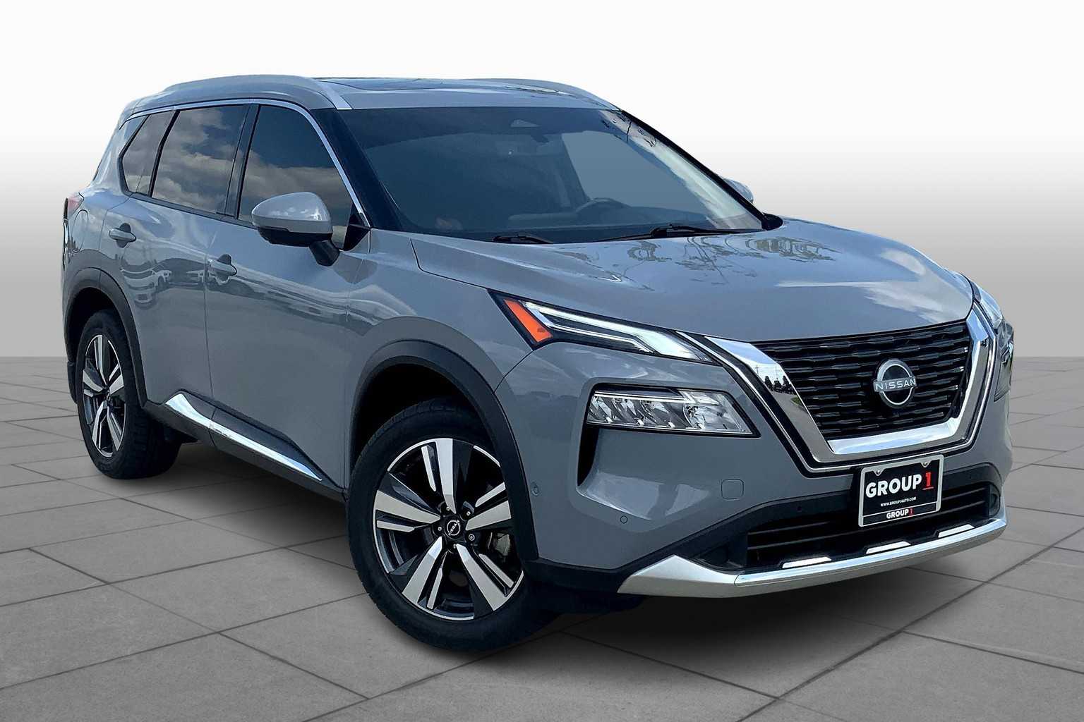 2023 Nissan Rogue Platinum photo 2