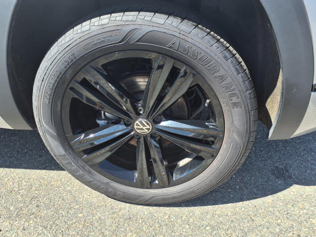 2023 Volkswagen Atlas Cross Sport SEL R-Line photo 8