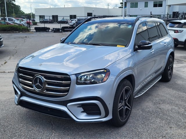 2024 Mercedes Benz GLS 450 4MATIC photo 4