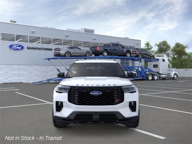 2025 Ford Explorer ST photo 4