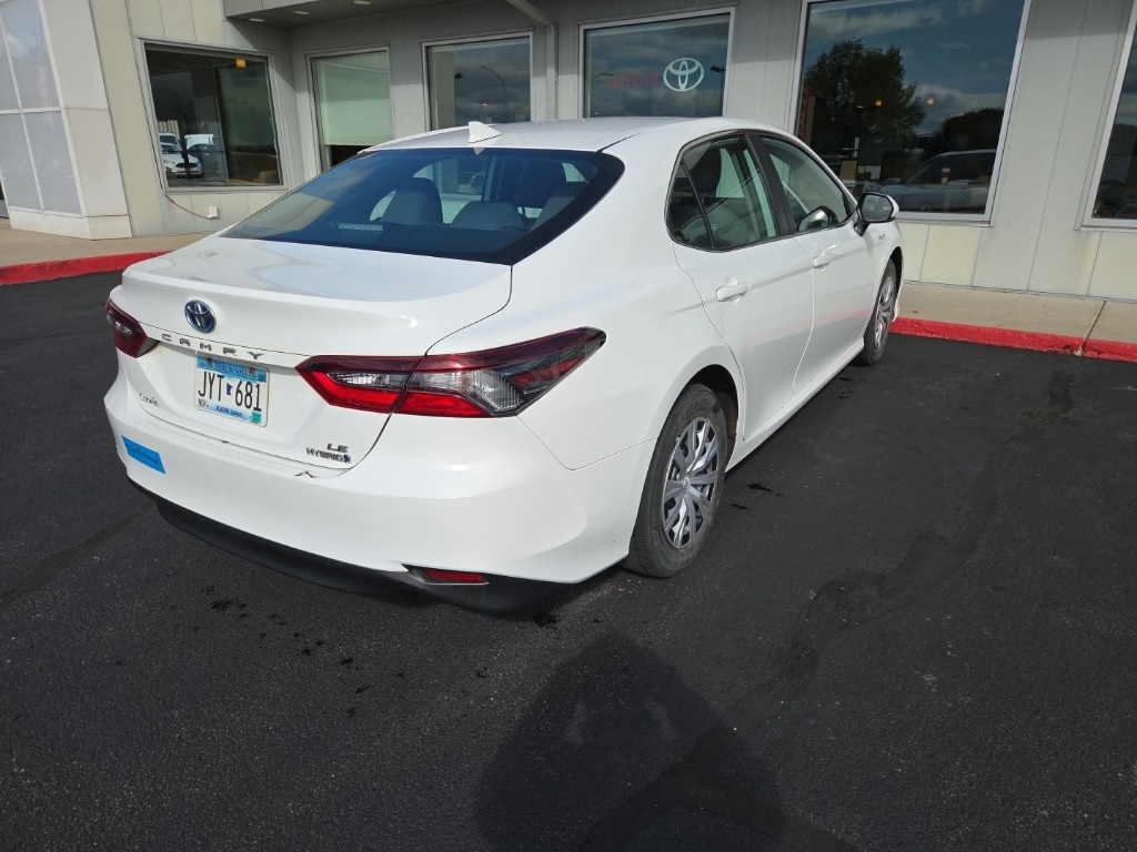 2021 Toyota Camry Hybrid LE photo 3