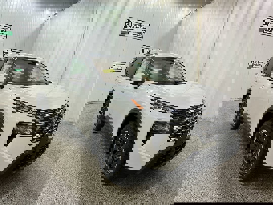 2026 Nissan Rogue SV's photo