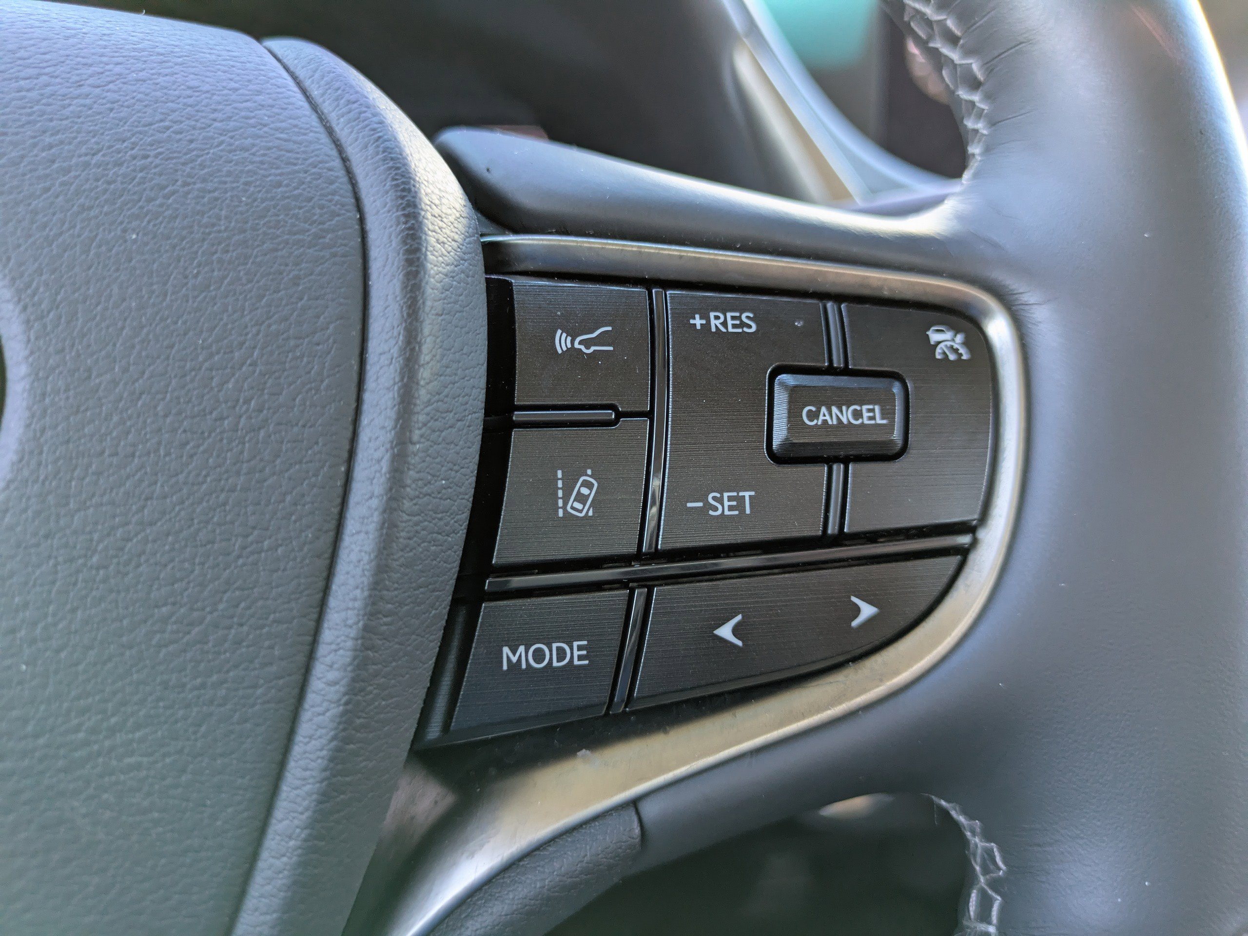 2021 Lexus ES 300h photo 20