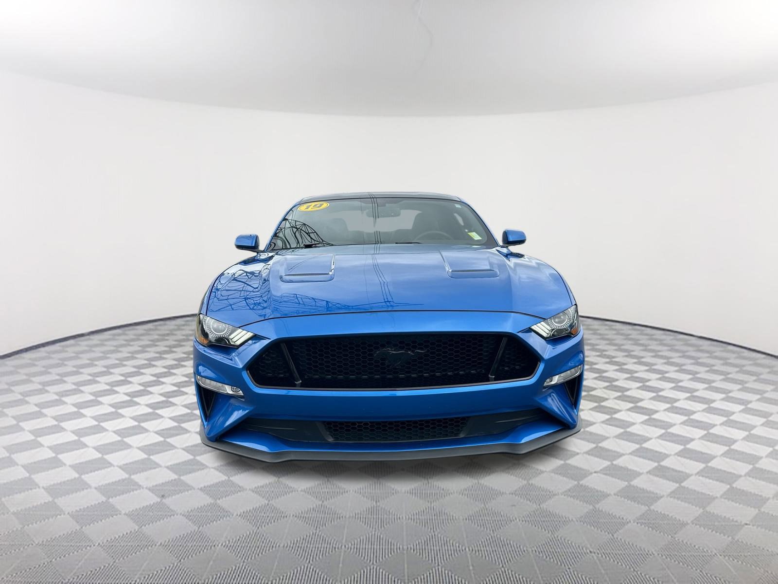 2019 Ford Mustang GT Premium photo 2