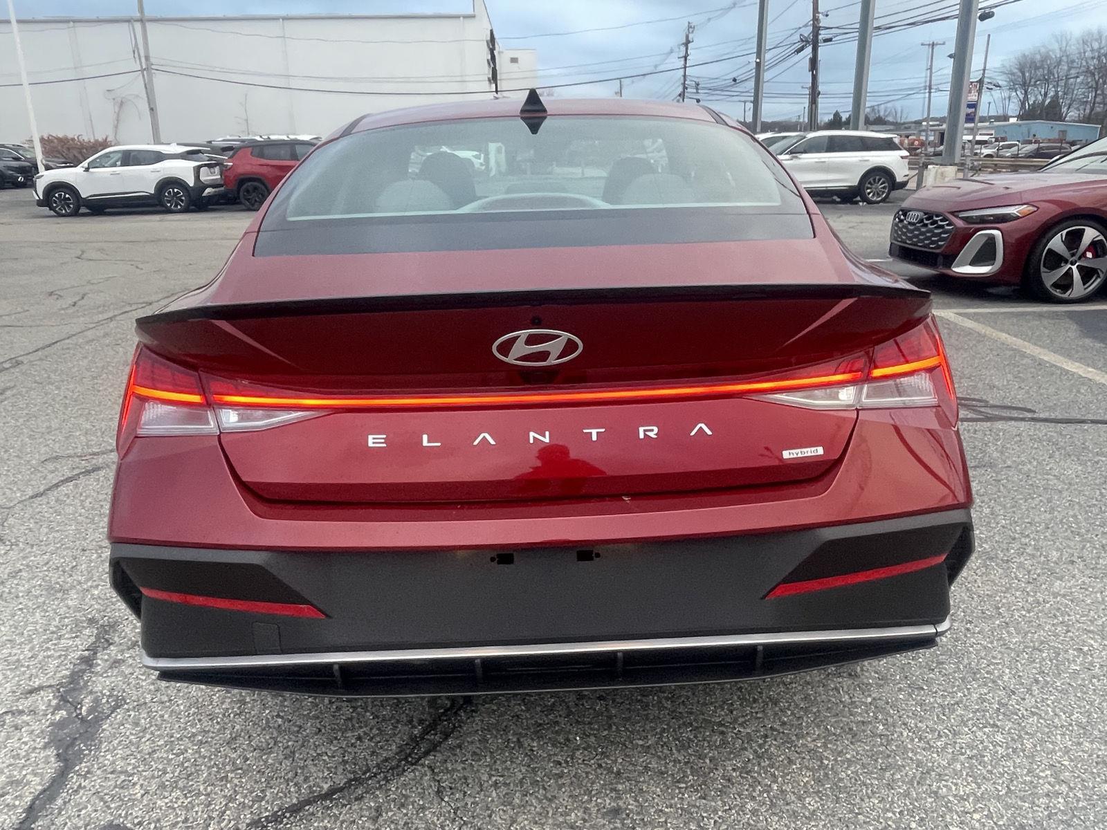 2025 Hyundai Elantra Hybrid SEL Sport photo 4