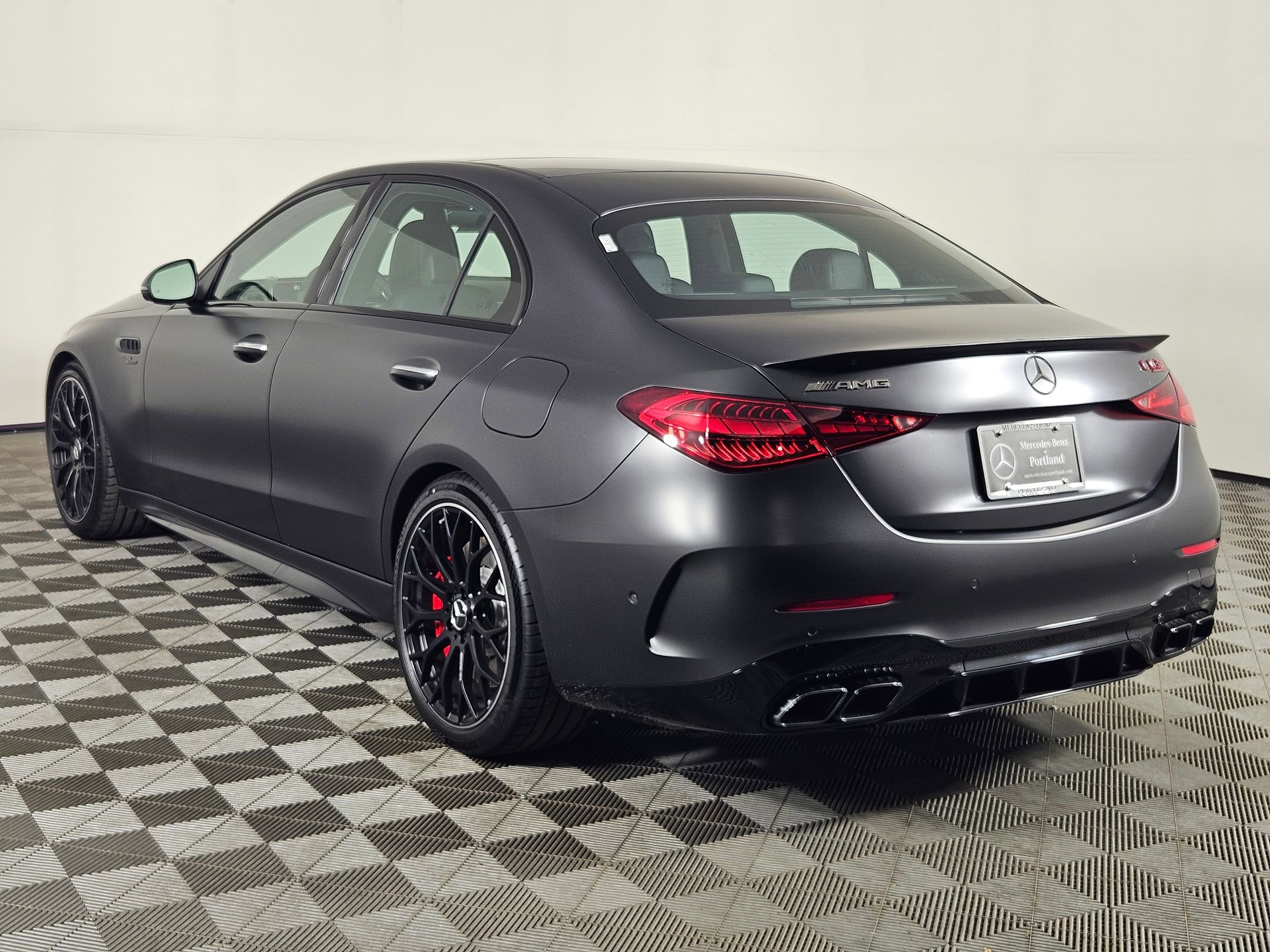 2025 Mercedes Benz C AMG 63 S E PERFORMANCE 4MATIC photo 3