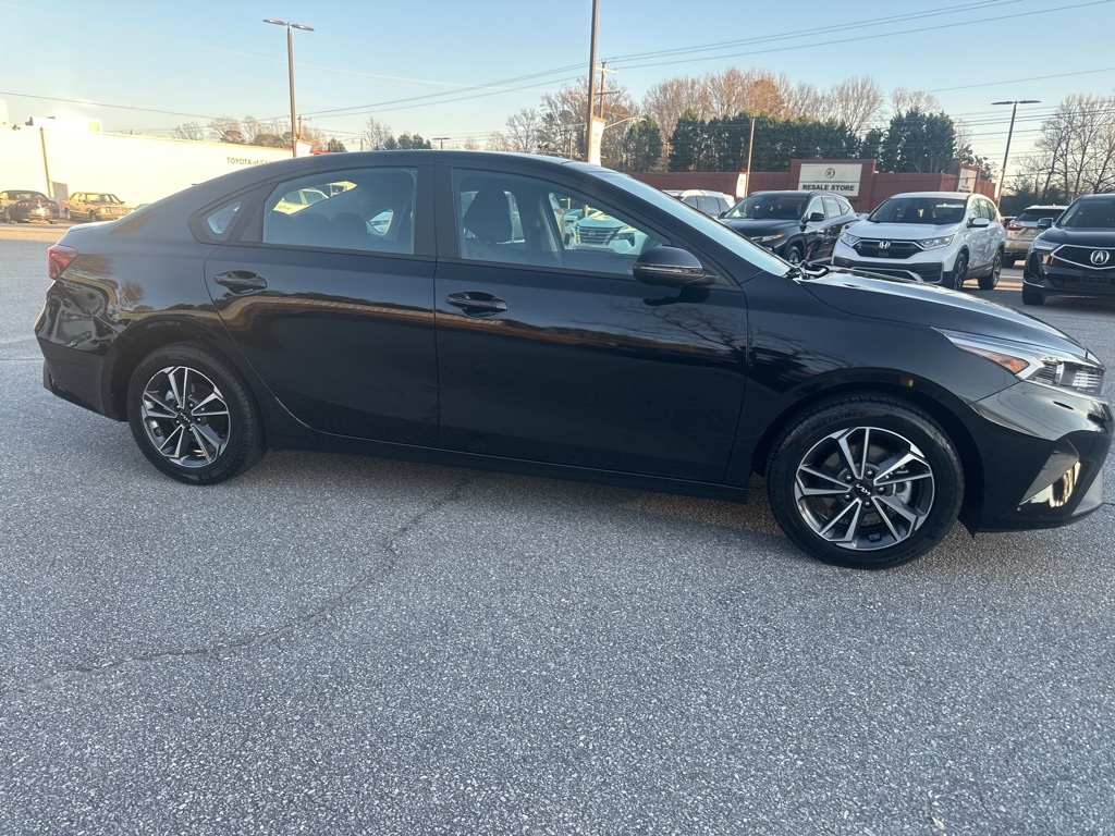 2024 Kia Forte LXS's photo