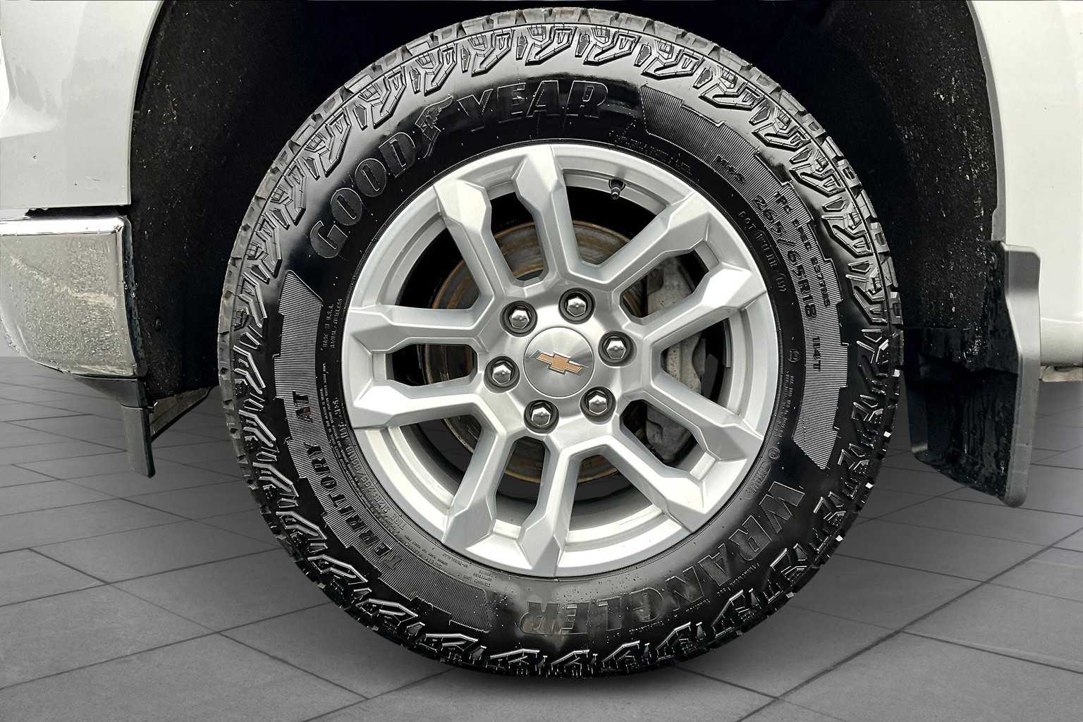 2022 Chevrolet Silverado 1500 LT photo 9
