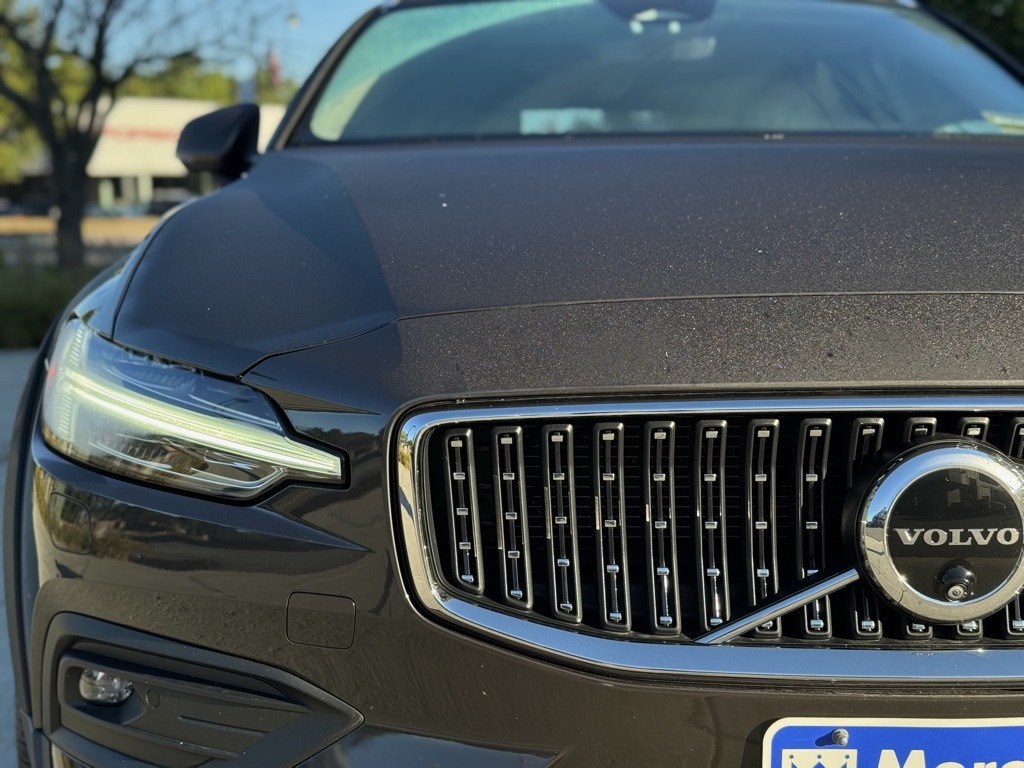 2024 Volvo V60 Cross Country B5 Plus photo 3