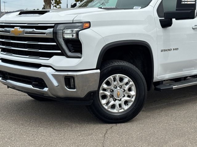 2024 Chevrolet Silverado 2500HD LTZ photo 3