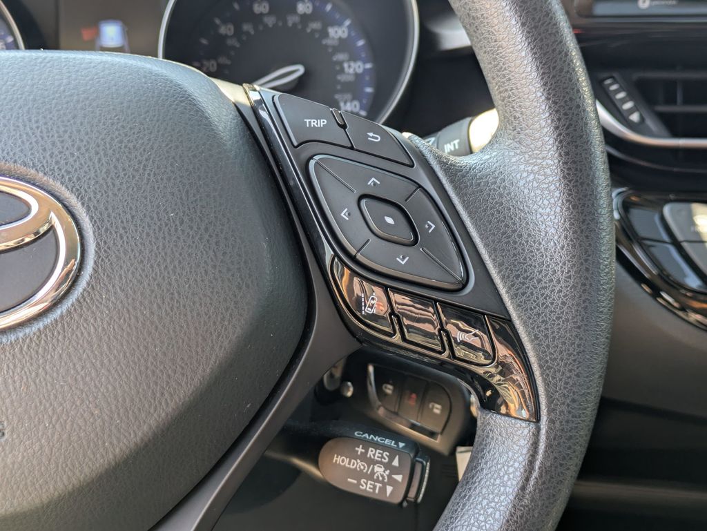 2021 Toyota C-HR LE photo 16