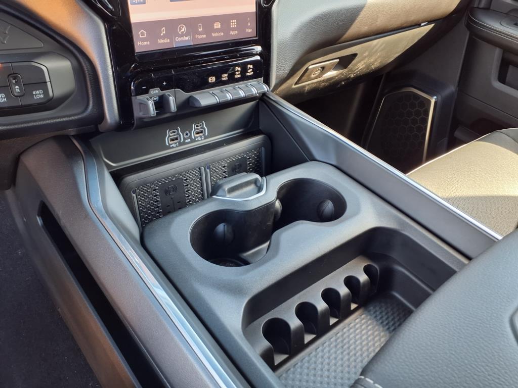 2025 Ram 2500 Laramie photo 9