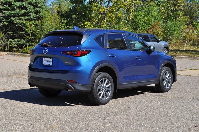 2023 Mazda CX-5 2.5 S Preferred photo 2