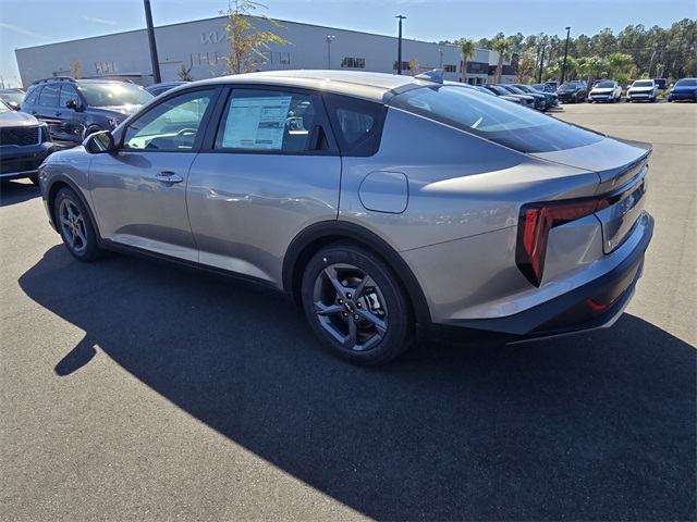 2025 Kia K4 LXS photo 4