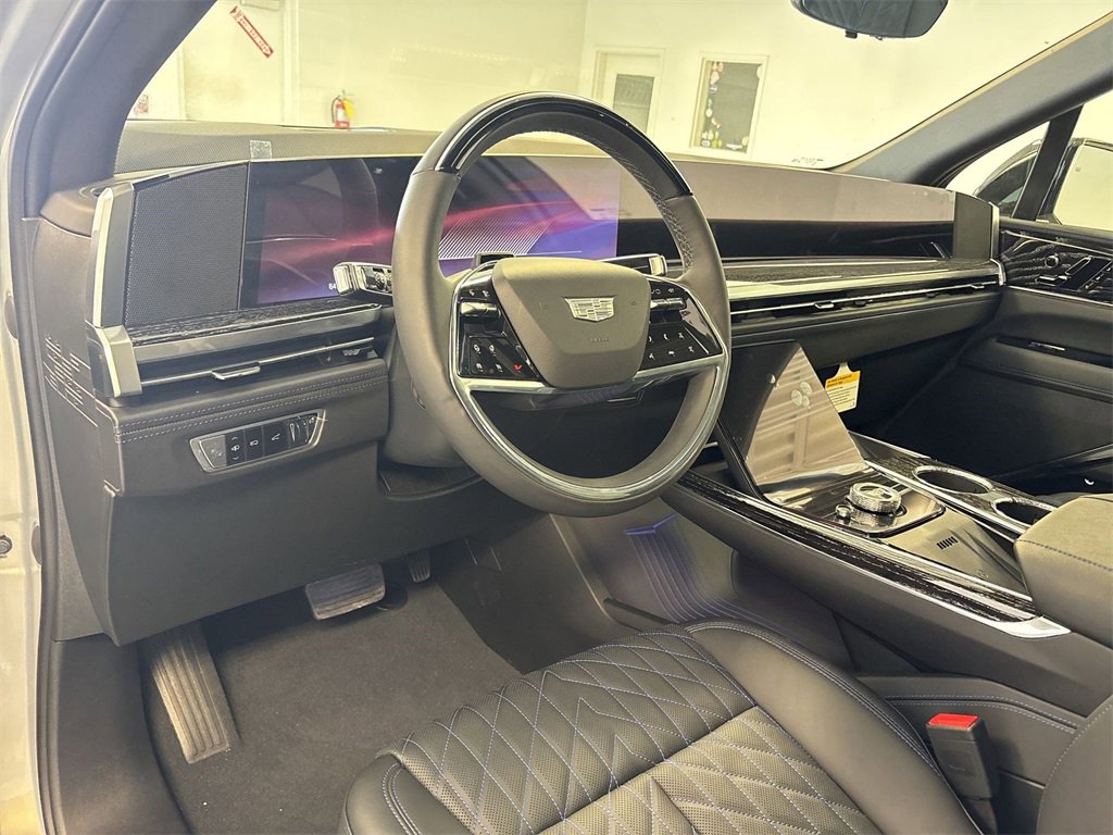 2025 Cadillac Escalade IQ Luxury photo 10