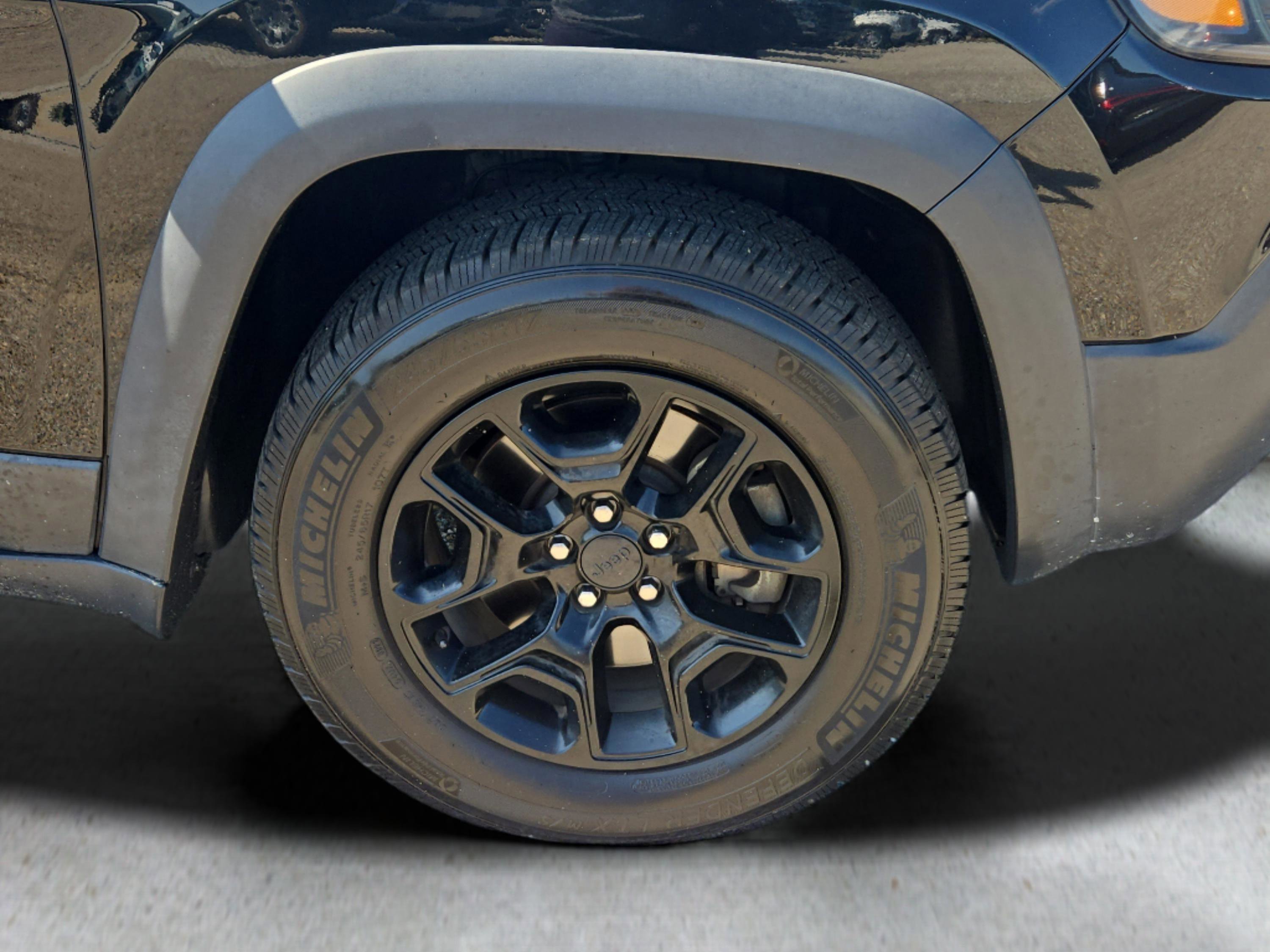 2019 Jeep Cherokee Trailhawk photo 3
