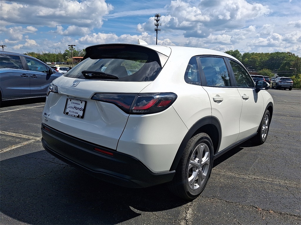 2025 Honda HR-V LX photo 5