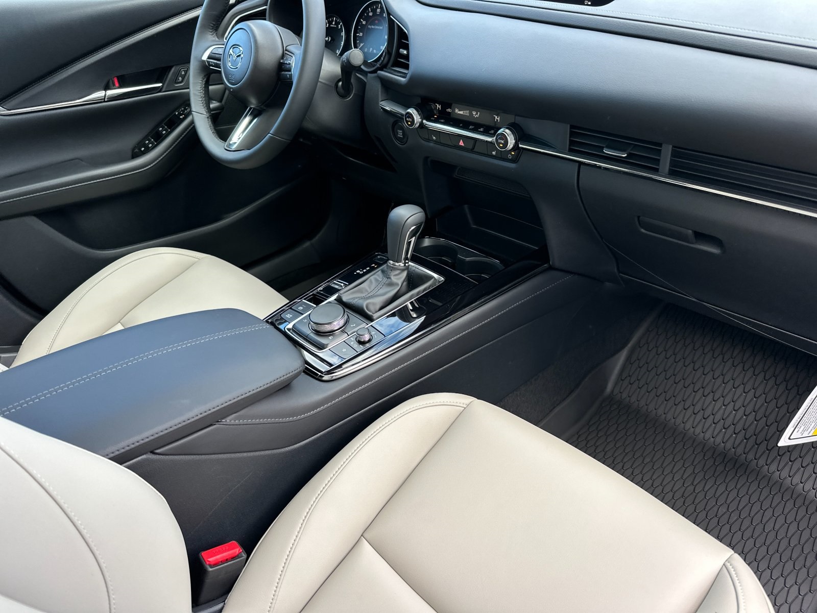 2025 Mazda CX-30 2.5 S Preferred photo 14