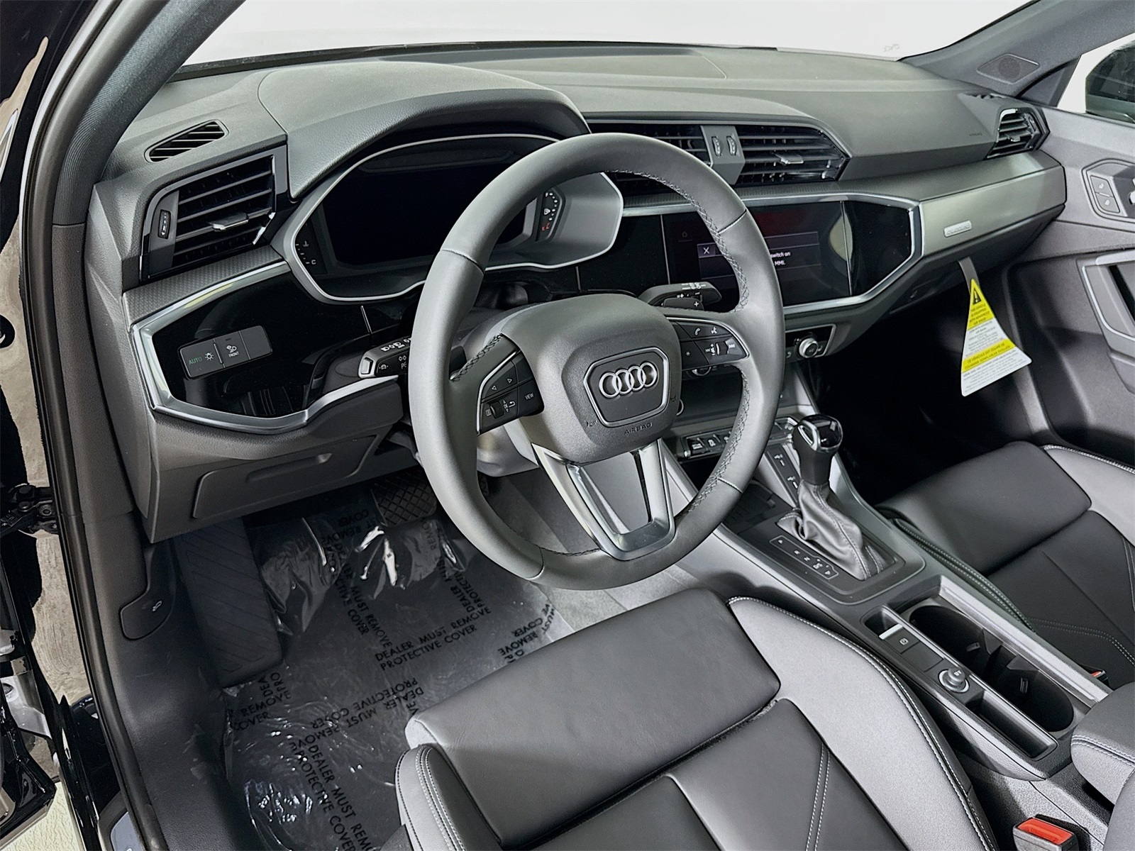 2025 Audi Q3 S line Premium photo 9
