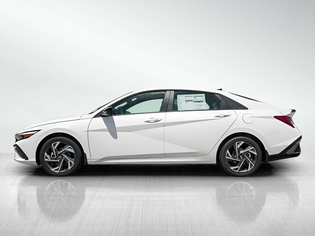 2025 Hyundai Elantra Hybrid SEL Sport photo 2