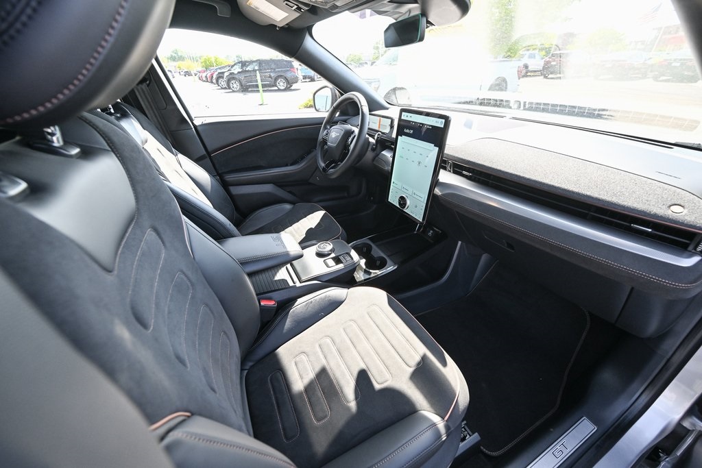 2021 Ford Mustang Mach-E GT photo 22