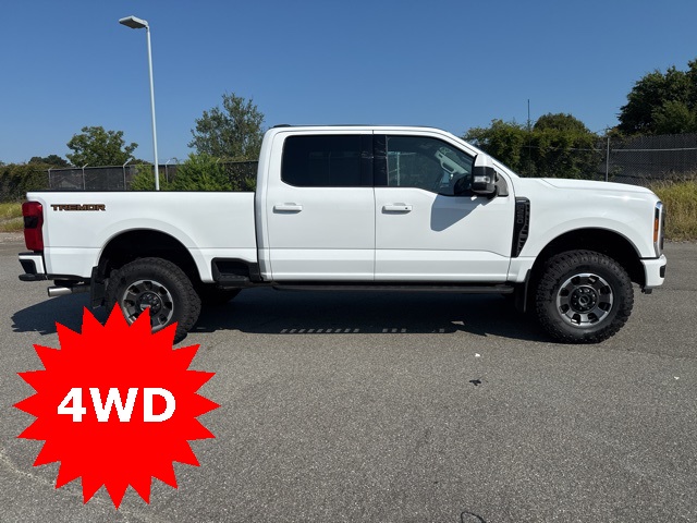 2023 Ford F-250 Lariat photo 2