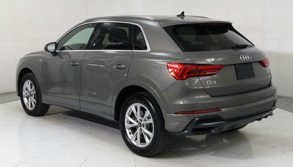 2022 Audi Q3 S line Premium Plus photo 3
