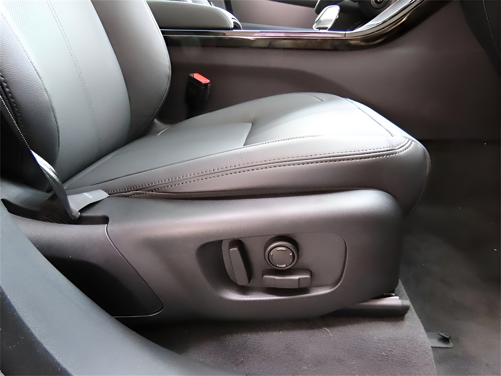 2025 Land Rover Range Rover Velar SE photo 10