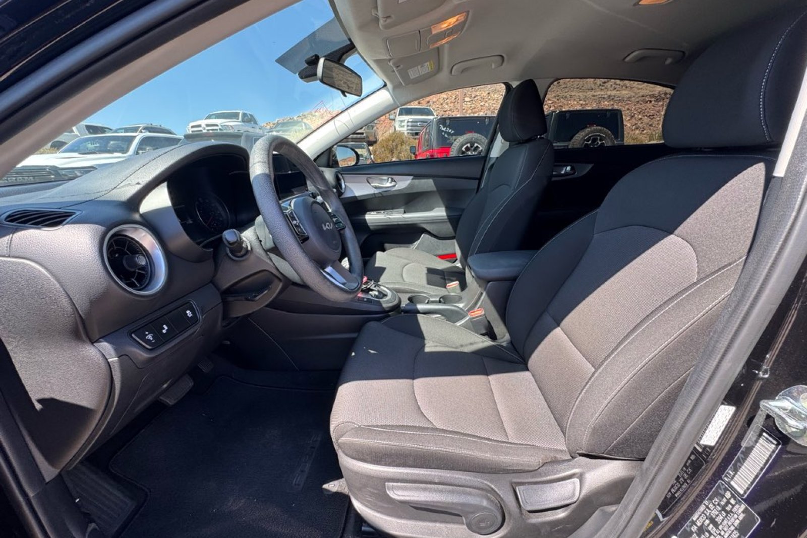 2023 Kia Forte LXS photo 8
