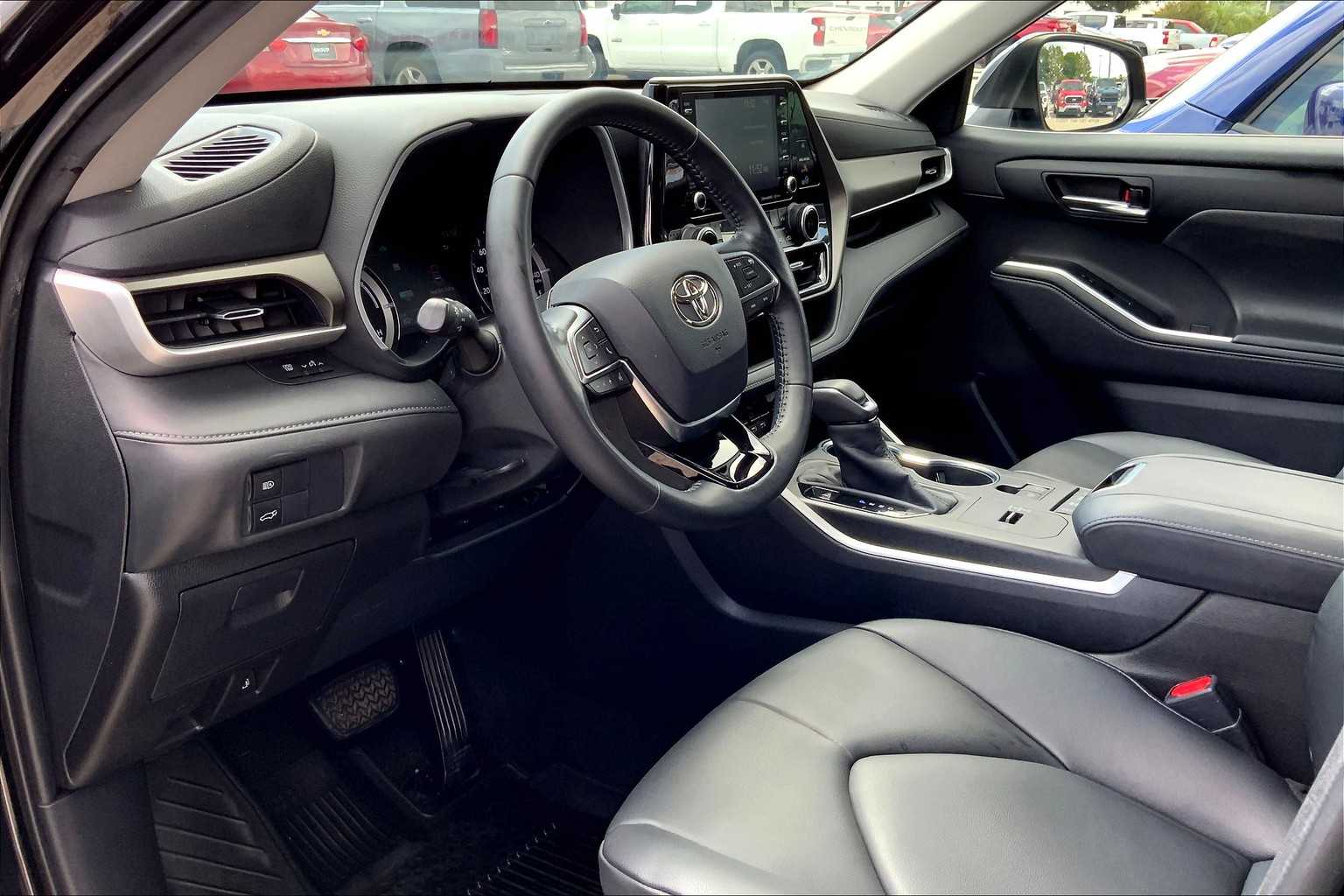 2020 Toyota Highlander Hybrid XLE photo 16
