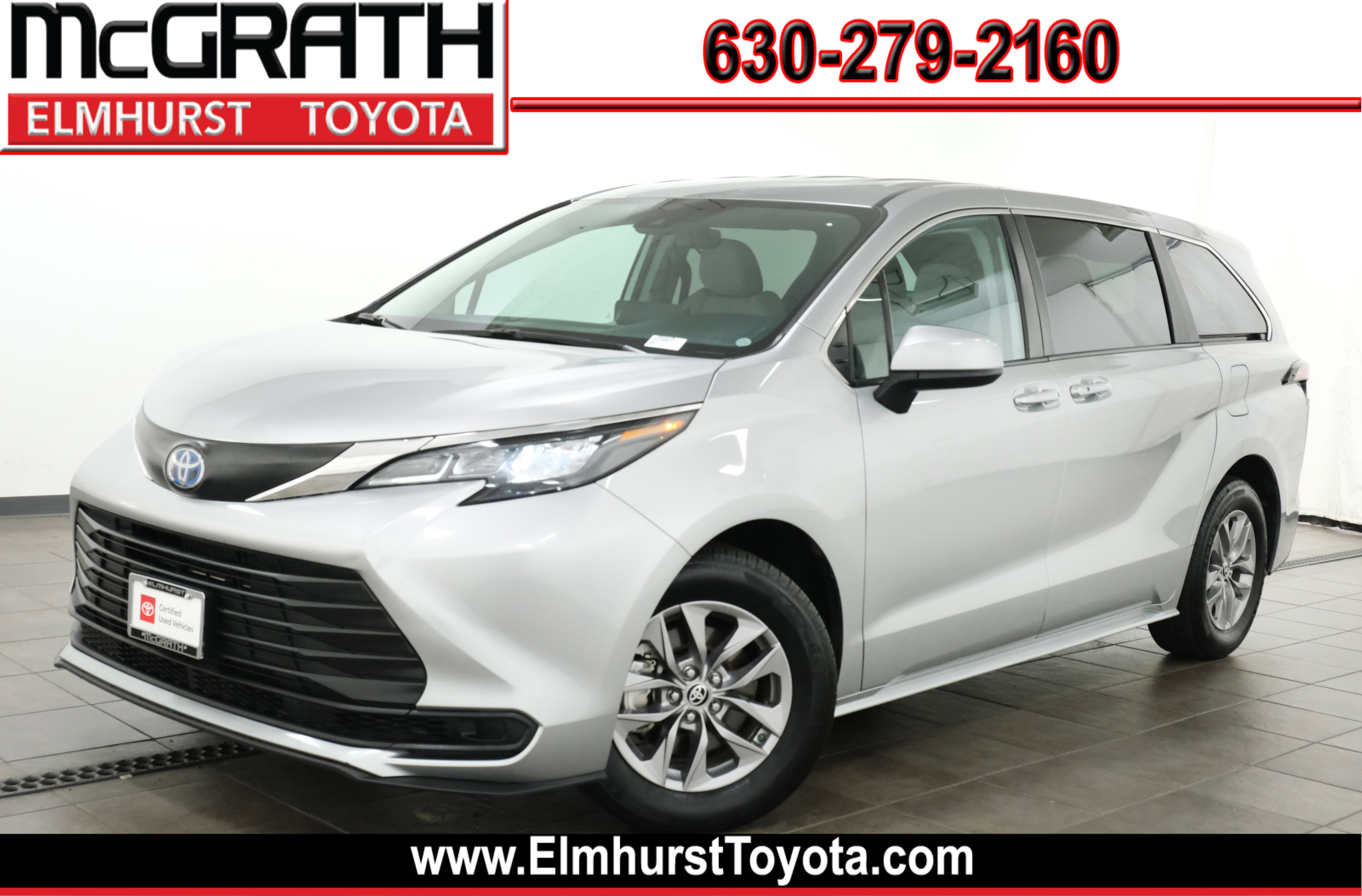 2024 Toyota Sienna LE's photo