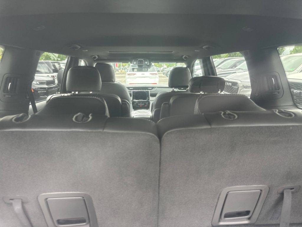 2025 Jeep Grand Cherokee Altitude X photo 15