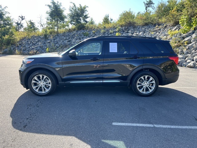 2022 Ford Explorer XLT photo 3
