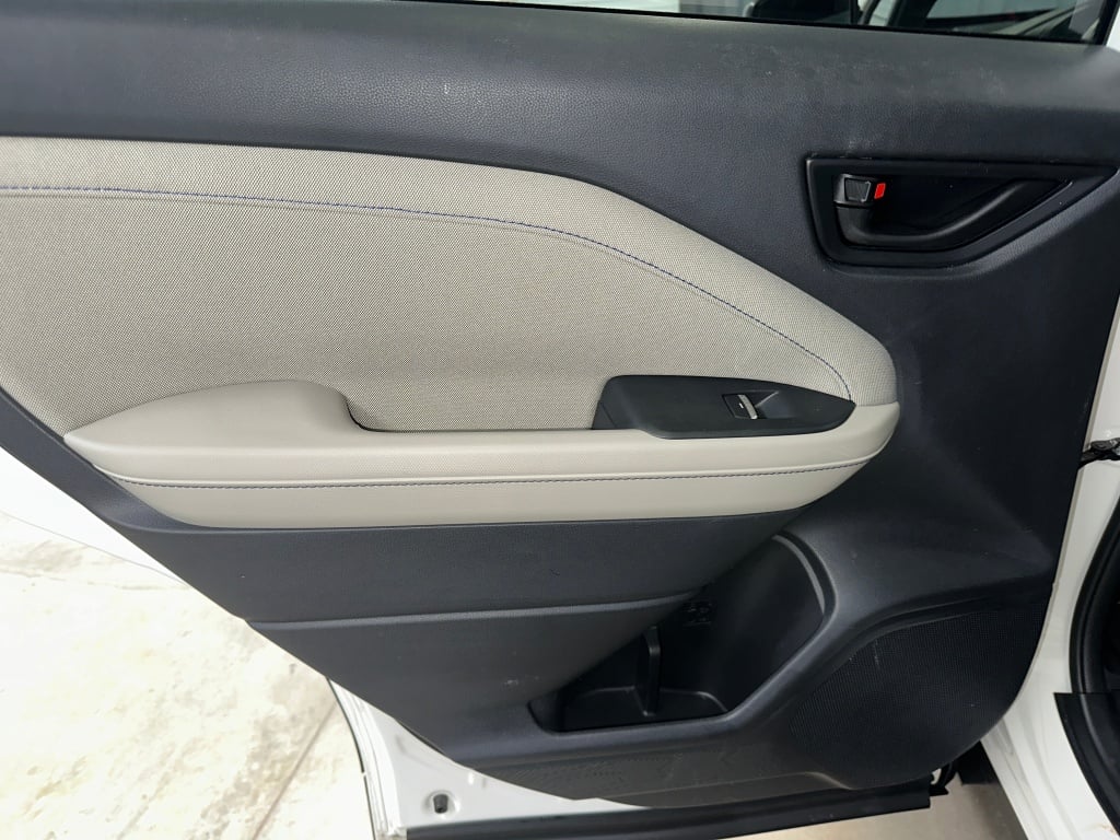 2025 Subaru Forester Premium photo 13