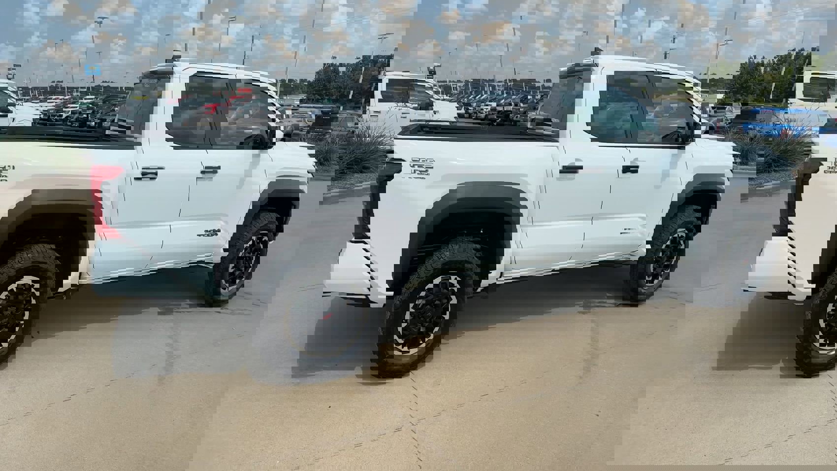 2024 Toyota Tacoma TRD Off-Road 4x4 photo 9