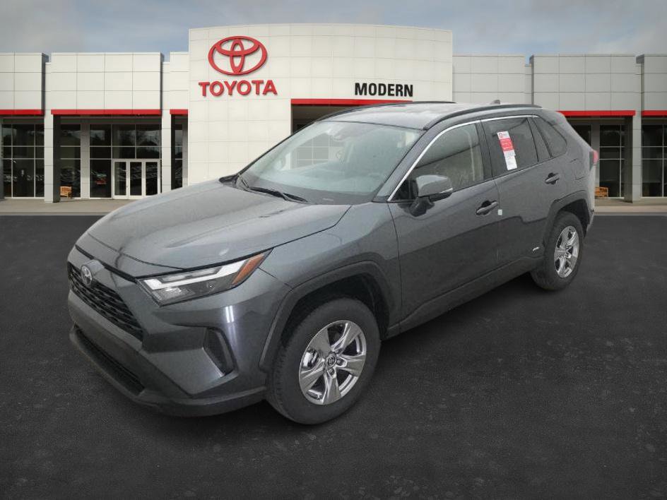 2025 Toyota RAV4 LE's photo