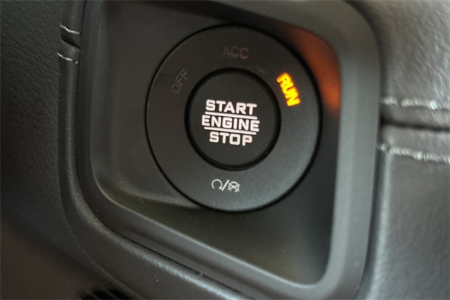 2025 Jeep Wrangler Sahara photo 16