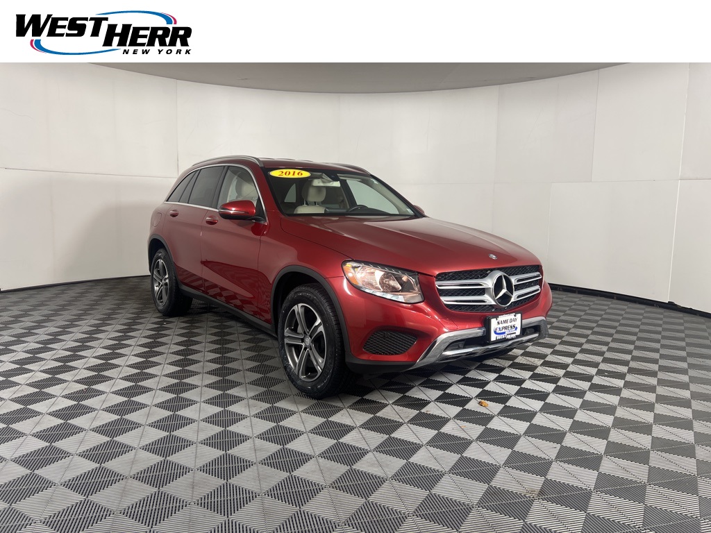 2016 Mercedes-Benz GLC GLC300's photo