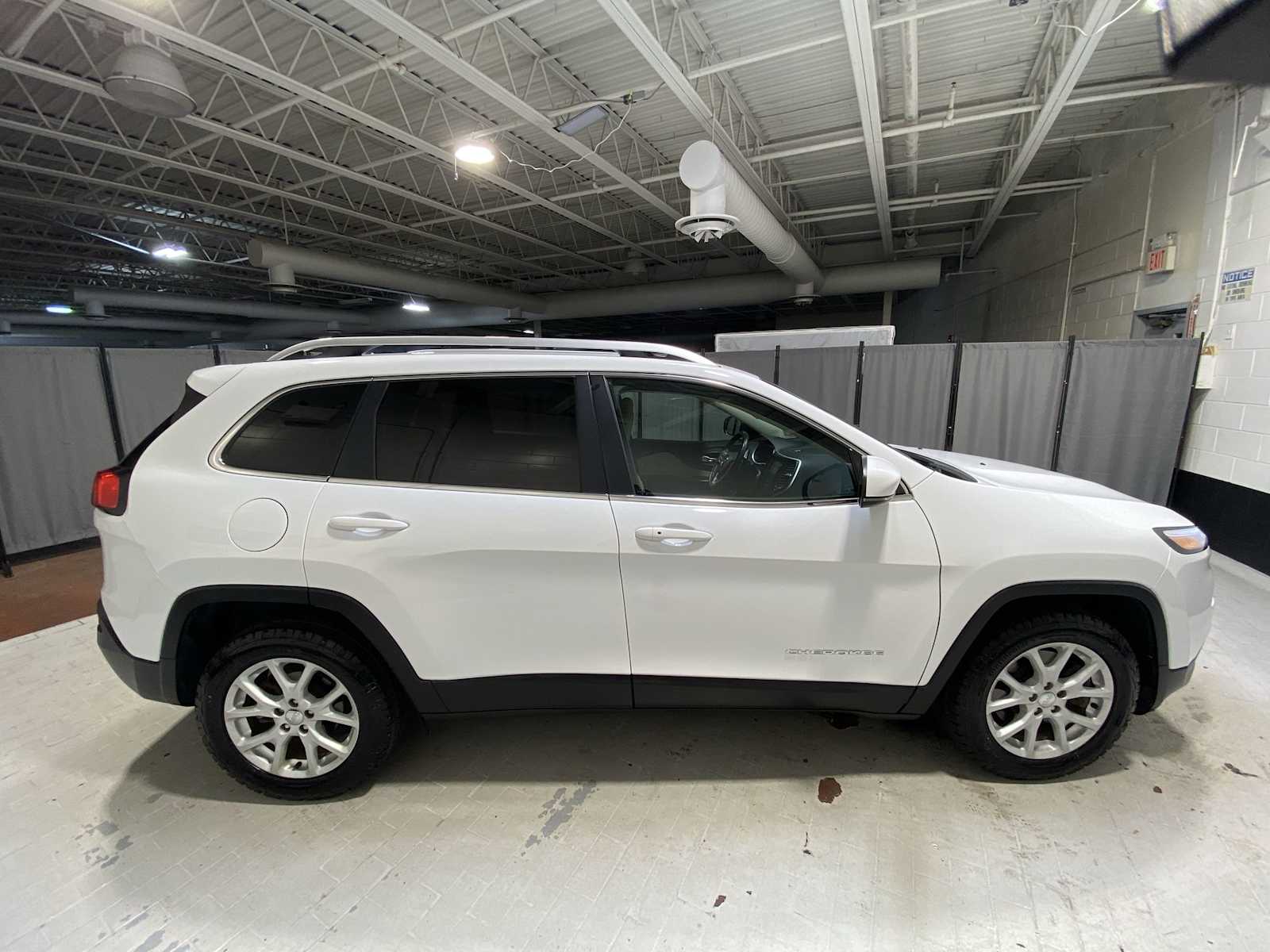 2017 Jeep Cherokee Latitude photo 23